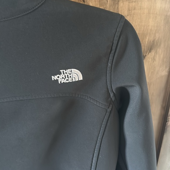 The North Face Women's Black Jacket - Picture 12 of 13
